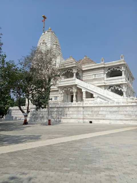The magnificent Shri Swaminarayan Mandir in Vadodara, a Hindu temple famous for its intricate white marble carvings