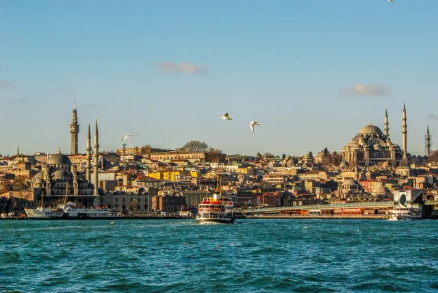 Hagia Sophia, Blue Mosque, Topkapi Palace, Grand Bazaar and Bosphorus cruises. Safari Sutra Tip: Book our sunset Bosphorus yacht tour with Turkish meze.
