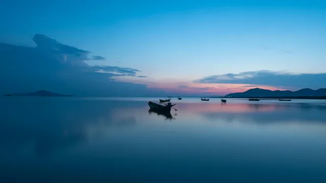 Pepper farms, river kayaking, Kep crab market and tranquil beaches. Pepper farm tours with cooking classes available.