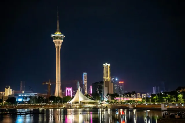 The Venetian, Wynn and Grand Lisboa for world-class gaming; Senado Square and the Ruins of St. Paul's for Portuguese charm. Safari Sutra Pro Tip: Evening casino tour with Portuguese egg tart tasting.