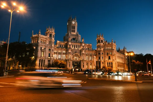 Madrid – Cultural Capital Prado Museum, Royal Palace and Plaza Mayor; Retiro Park and flamenco tablaos. We arrange private art tours and tapas-hopping experiences.